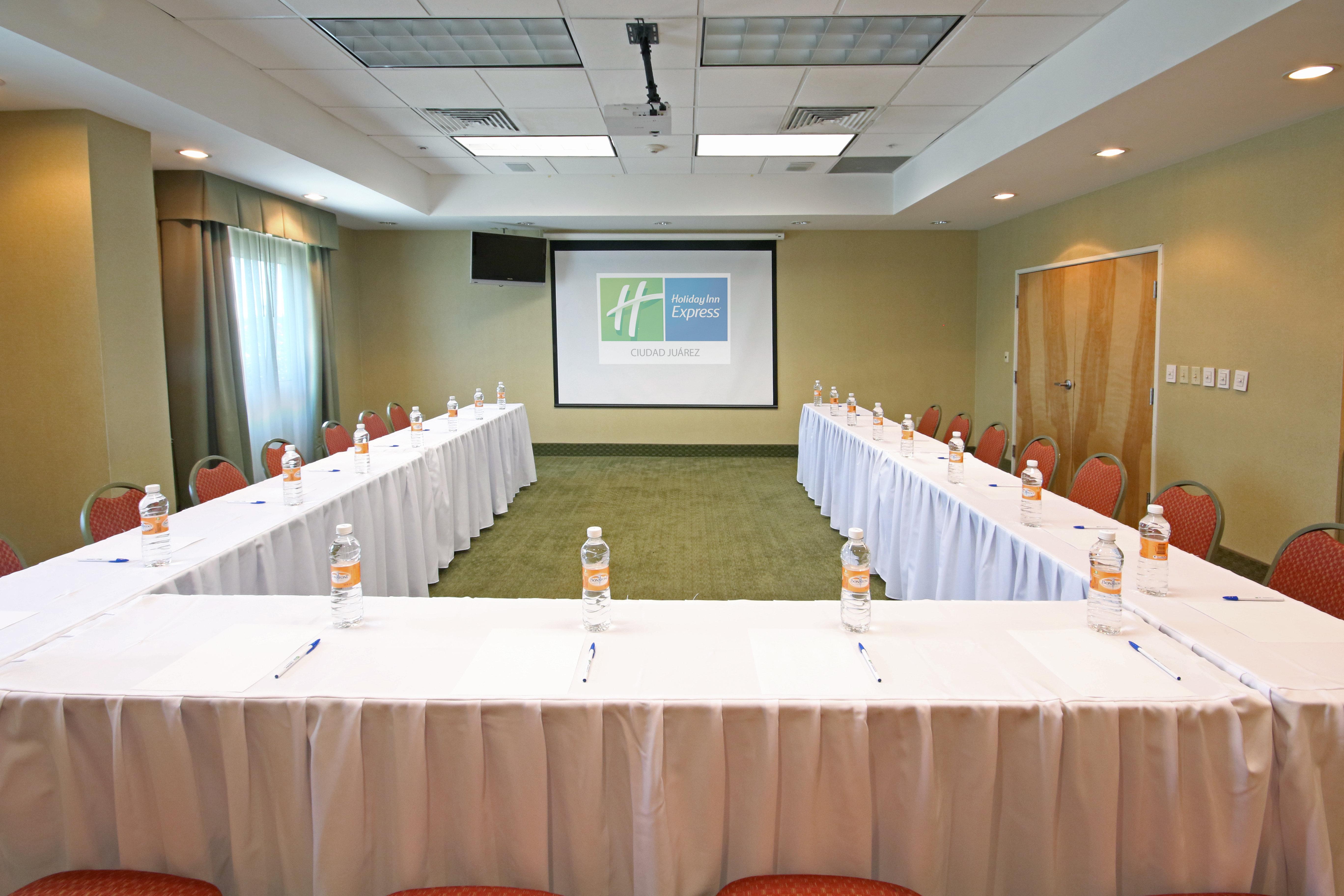 Holiday Inn Express Hotel & Suites Cd. Juarez - Las Misiones By Ihg Ngoại thất bức ảnh
