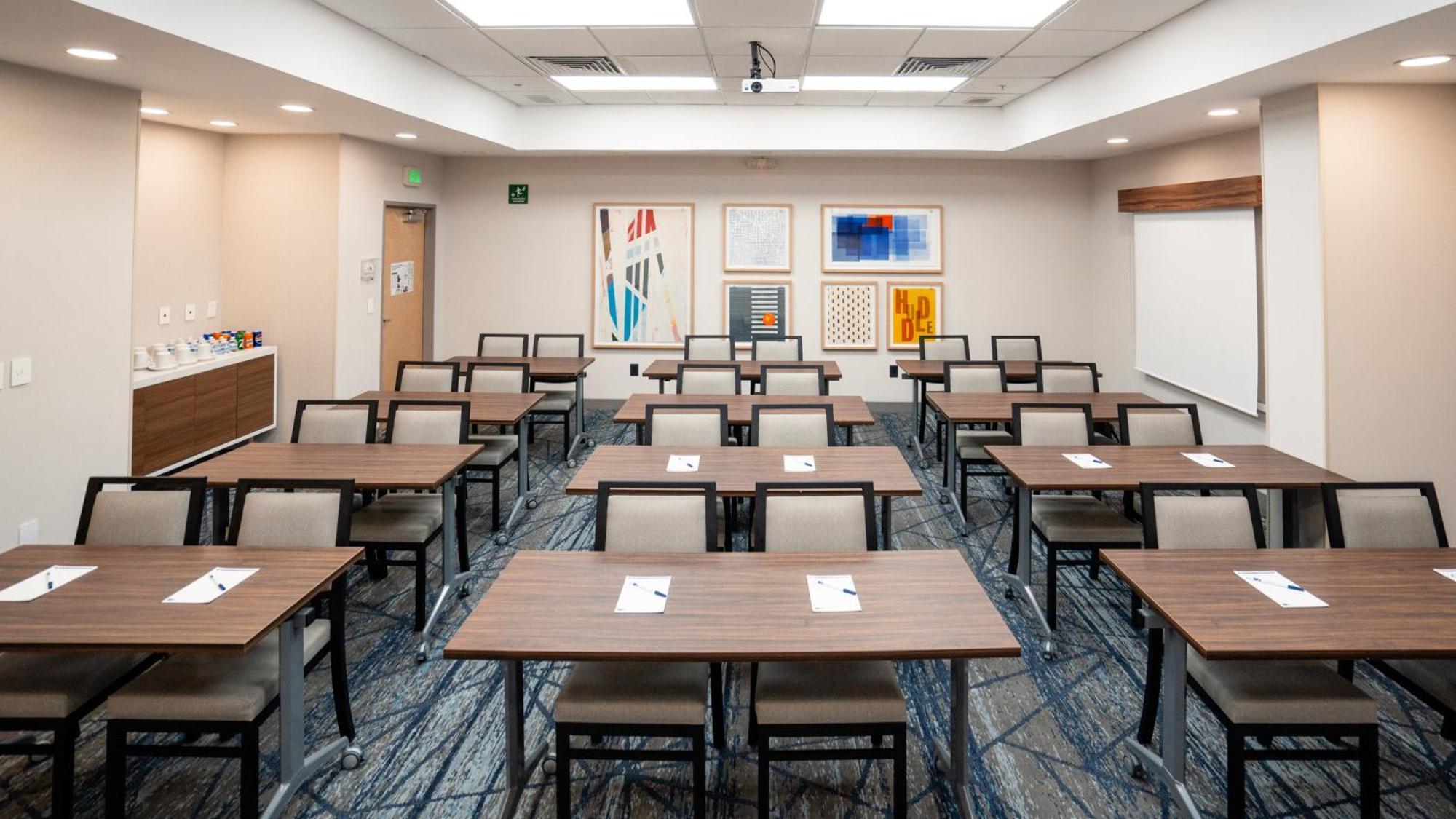 Holiday Inn Express Hotel & Suites Cd. Juarez - Las Misiones By Ihg Ngoại thất bức ảnh