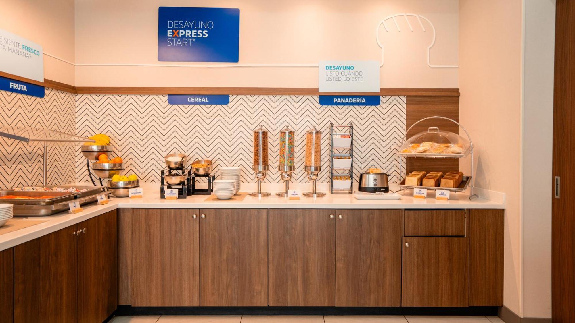 Holiday Inn Express Hotel & Suites Cd. Juarez - Las Misiones By Ihg Ngoại thất bức ảnh